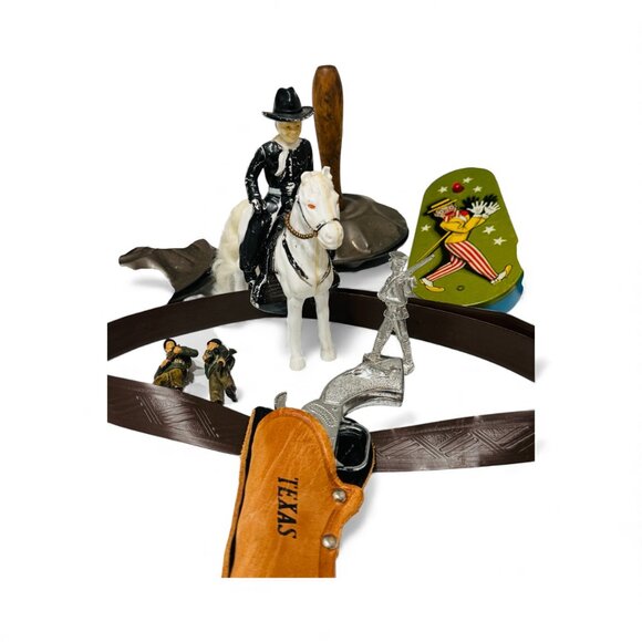 🎄3/$20‼️Vintage TOYsHopalong Cassidy & Horse Topper w/ reins hat Noise makers - Picture 17 of 17